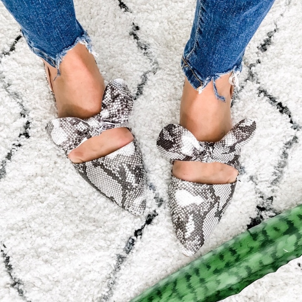 2 LEFT!!! Snakeskin Snake Print Bow Flats Mules